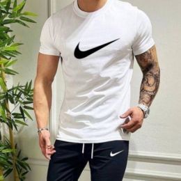 купить оптом джинсы 20205-10* БЕЛАЯ футболка мужская с накаткой ( 5 ед.размеры: M. L. XL. 2XL. 3XL ) выдача на следующий день недорого