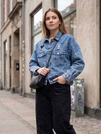 0684  блакитна жіноча джинсова куртка з нашивкою (Cotton, 5 од, універсальний розмір норма :S/L) фото